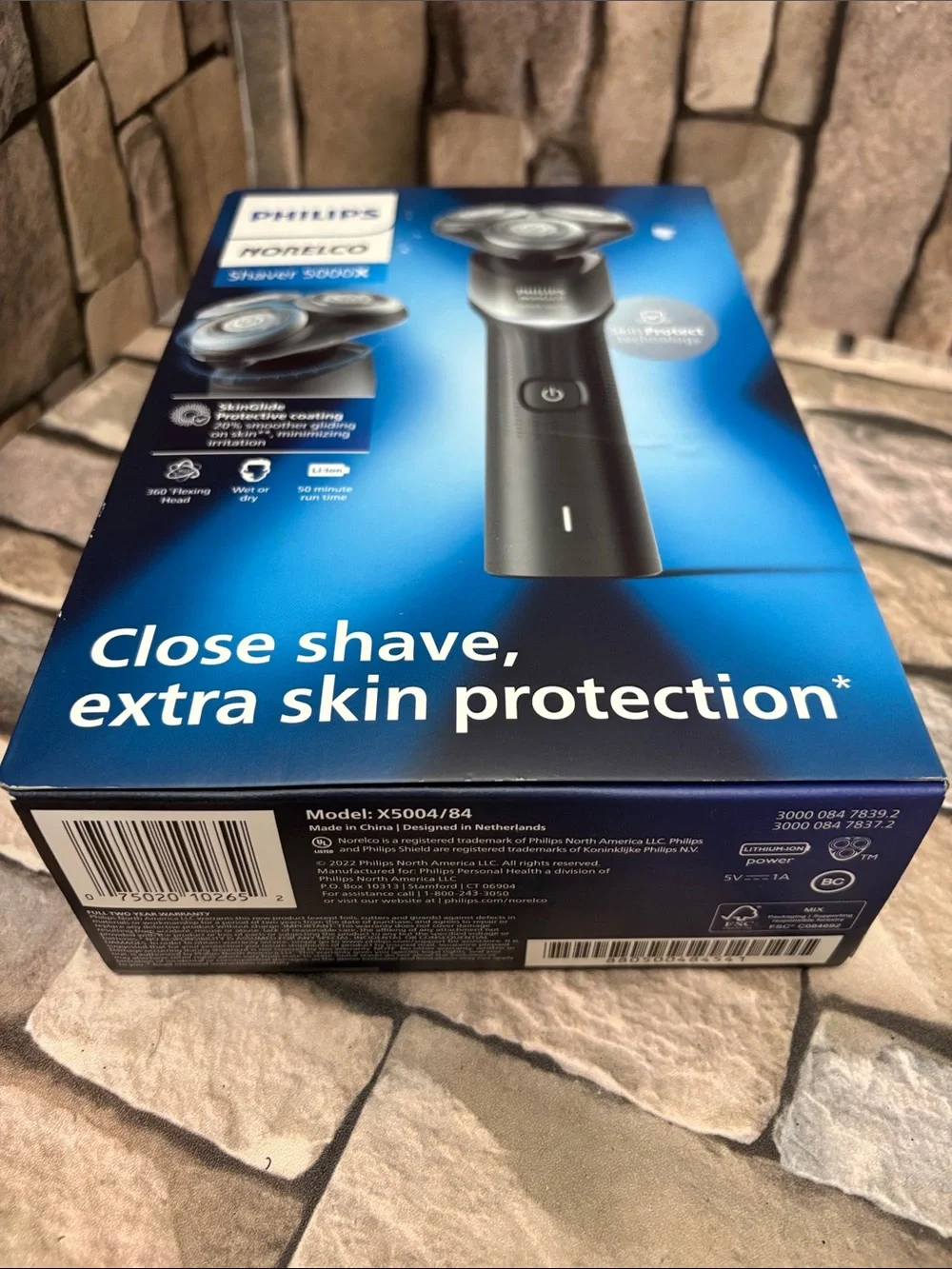 New Philips Norelco Shaver 5000X wet and dry electric shaver.